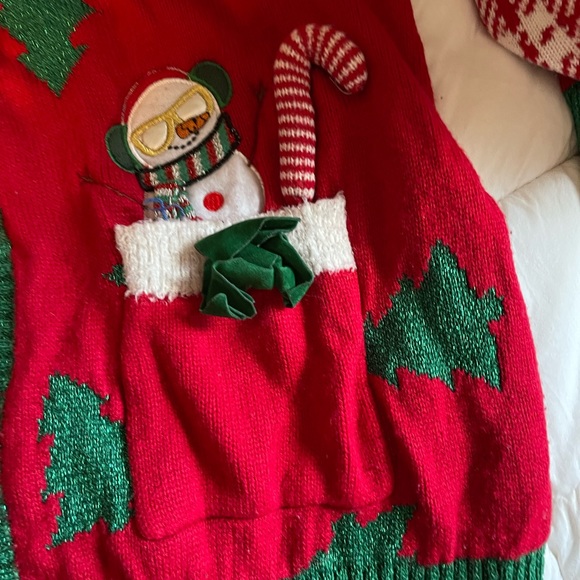 Ugly Sweater - Picture 5 of 8
